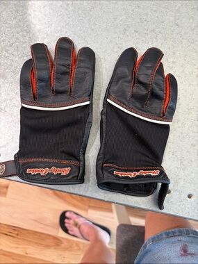 Harley-Davidson Black and Orange Motorcycle Riding Gloves